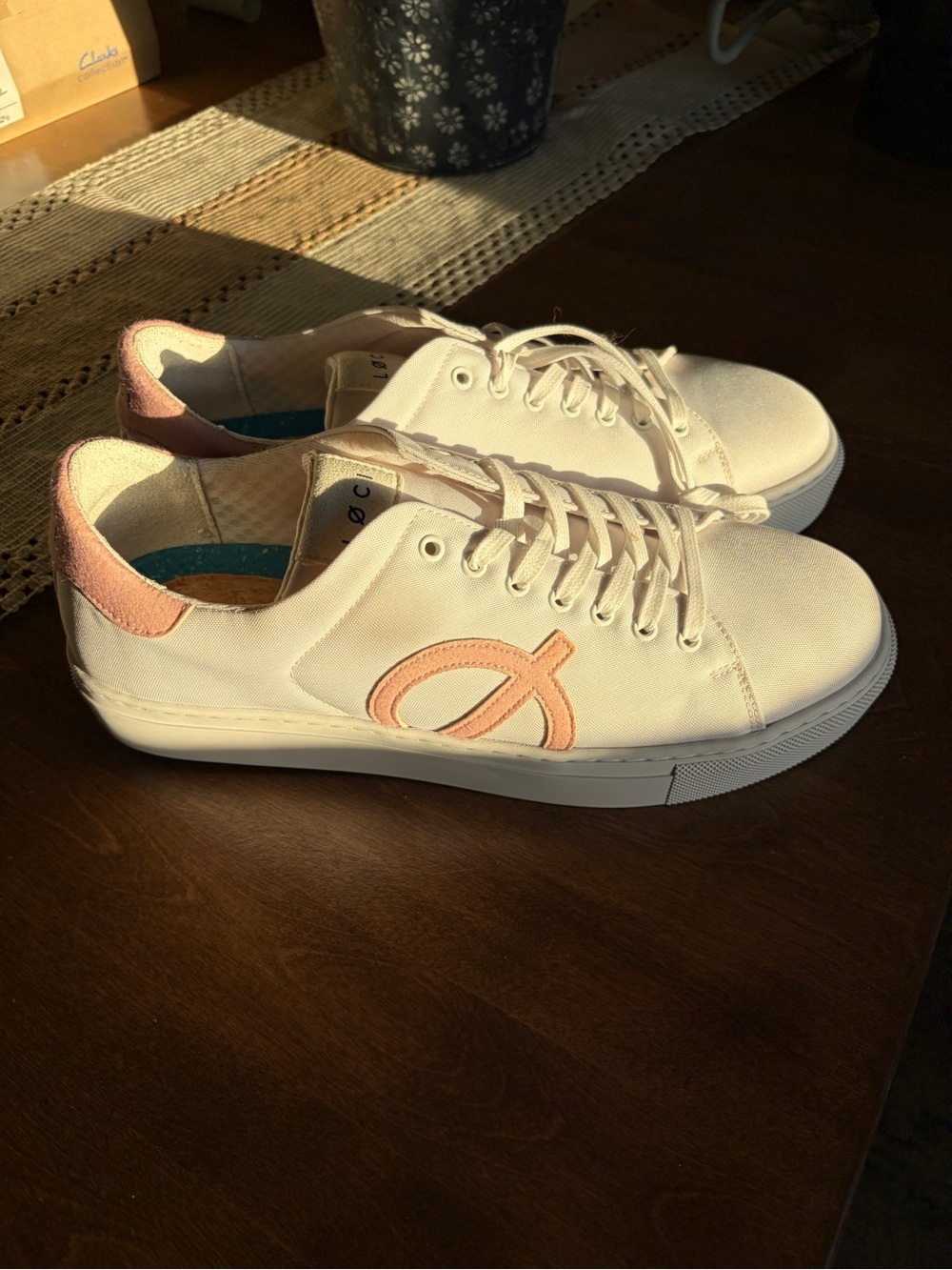 LØCI Nine White & Pink Sneakers – Women’s US 10 / EU 42